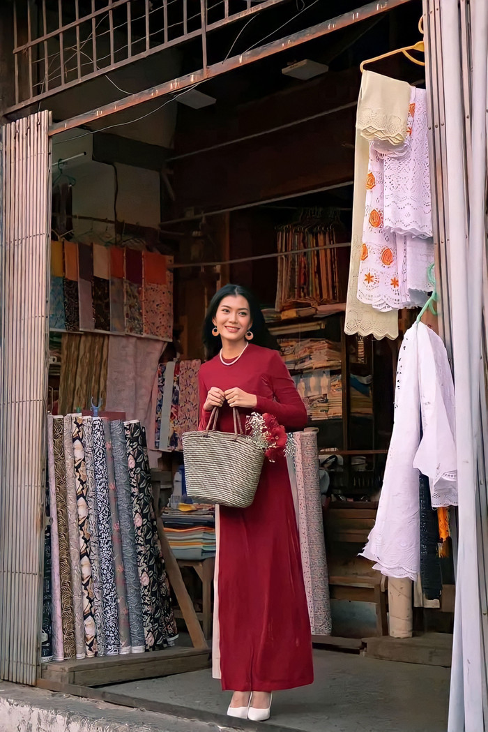 Miss Grand Myanmar 2023 lấy lòng 'chủ nhà' Việt Nam bằng áo dài: Mr Nawat liệu có vui? Ảnh 2