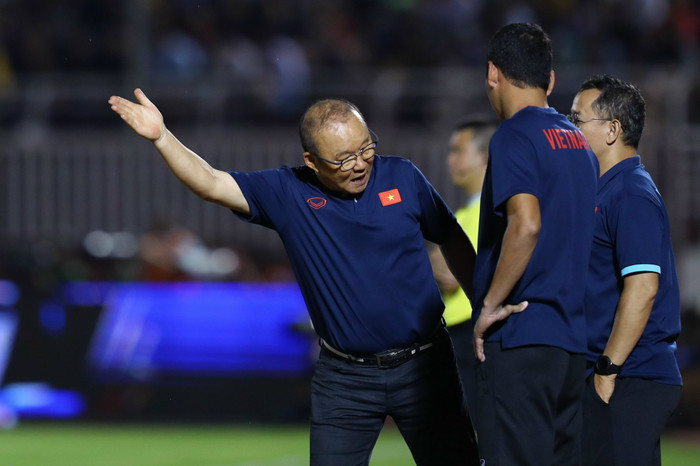 Đừng dạy ông Park về việc dùng quân. Ảnh: Anh Đồng