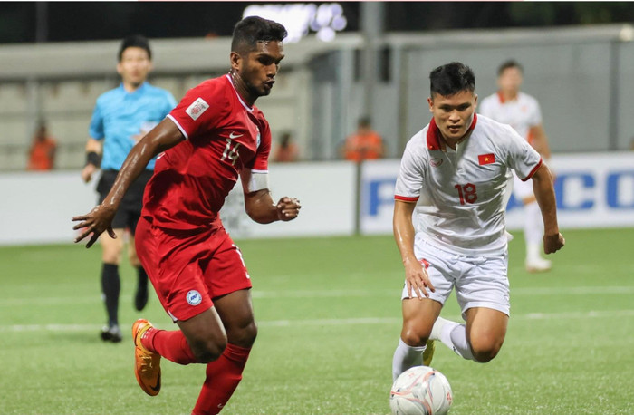 Việt Nam hoà Singapore không ảnh hưởng gì đến việc lấy ngôi đầu bảng B. Điều quan trọng không có cầu thủ nào dính chấn thương sau chuyến làm khách trên sân cỏ nhân tạo.