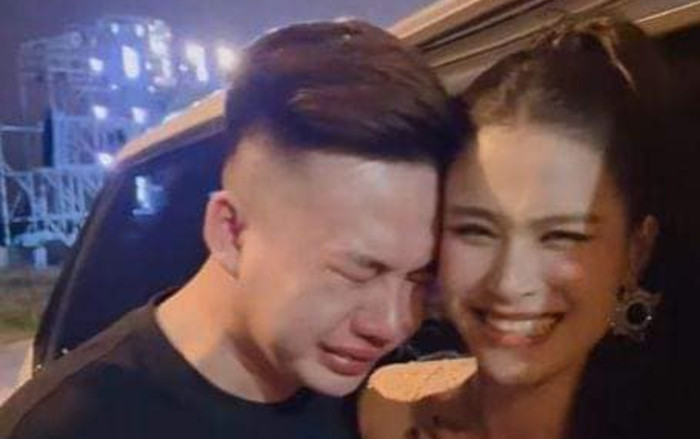 Đông Nhi ứng xử chuẩn 'chị ruột' khi gặp fan khóc nức nở Ảnh 2