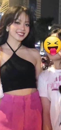 Đa số khán giả đều dành lời khen cho phong cách thời trang trẻ trung và nhan sắc rạng rỡ của tân hoa hậu