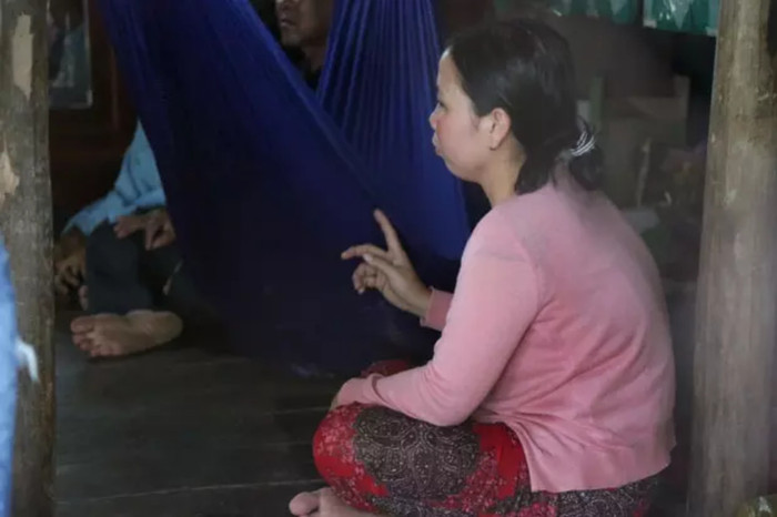 Chị Linh, mẹ bé Hạo Nam thất thần không còn sức sống vì mong ngóng con.