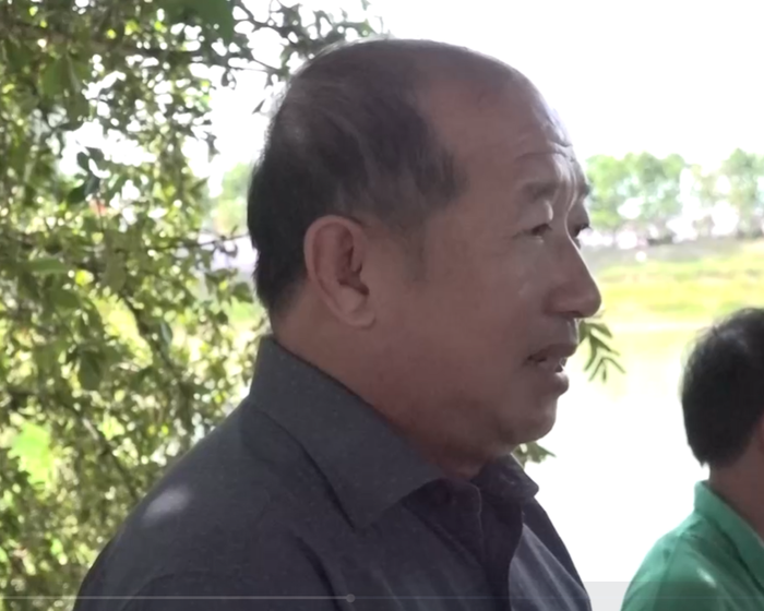 Ông  Đoàn Tấn Bửu - Phó Chủ tịch UBND tỉnh Đồng Tháp trả lời báo chí trưa 3/1. (Ảnh: Lao Động)