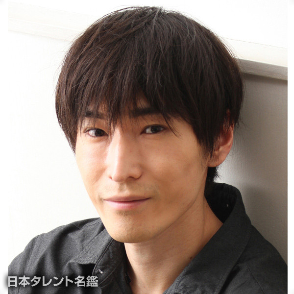 Noiri là nghệ sĩ cùng công ty với Akira - chồng siêu mẫu Đài Loan Lâm Chí Linh.