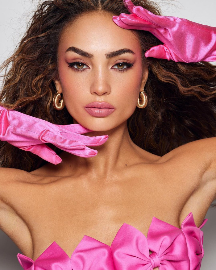 Dù gặp nhiều trắc trở trong hành trình chinh phục vương miện nhưng Hoa hậu Hoàn vũ Mỹ 2022 vẫn giữ được tinh thần kiên định chiến đấu cho màu cờ sắc áo.