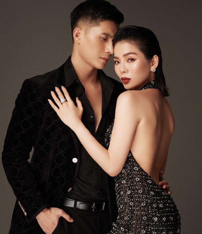 Cách đây không lâu cô và Lâm Bảo Châu đã cùng nhau thực hiện một bộ ảnh để kỷ niệm 3 năm bên nhau. Đồng thời cả hai đã chia sẻ loạt khoảnh khắc tới đông đảo khán giả trước khi bước sang năm 2023