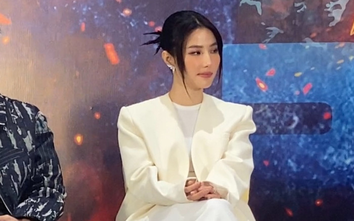 Diễm My 9X diện trang phục lộ vòng hai lùm lùm, chính chủ lên tiếng nói rõ Ảnh 2