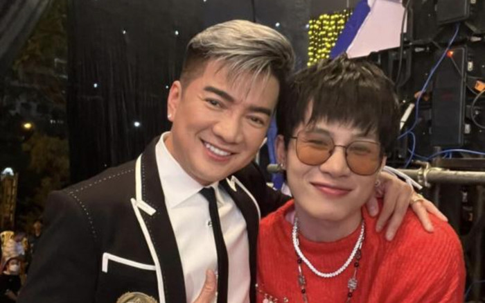 Hậu lộ diện xanh xao, Jack xuất hiện với ngoại hình 'mặt hoa da phấn' gây chú ý Ảnh 2