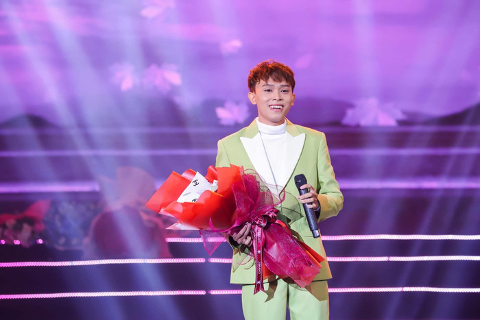 Hồ Văn Cường ngày càng tự tin và tỏa sáng ở trên sân khấu