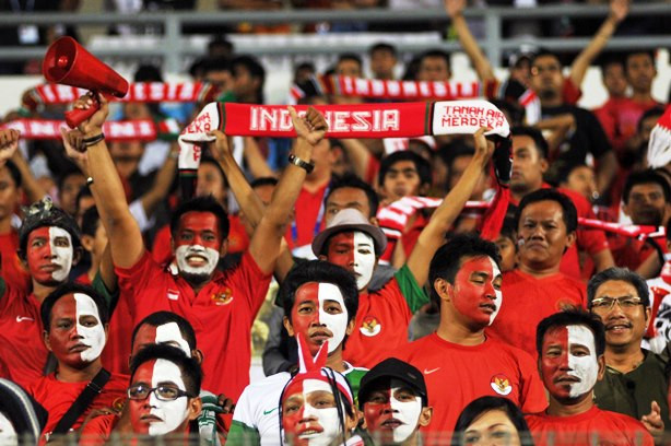 CĐV Indonesia luôn nổi tiếng quá khích.