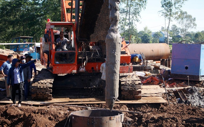 100 giờ cứu nạn bé Hạo Nam: 'Việc duy trì sự sống kết thúc, thay đổi biện pháp để đưa bé lên sớm nhất' Ảnh 2