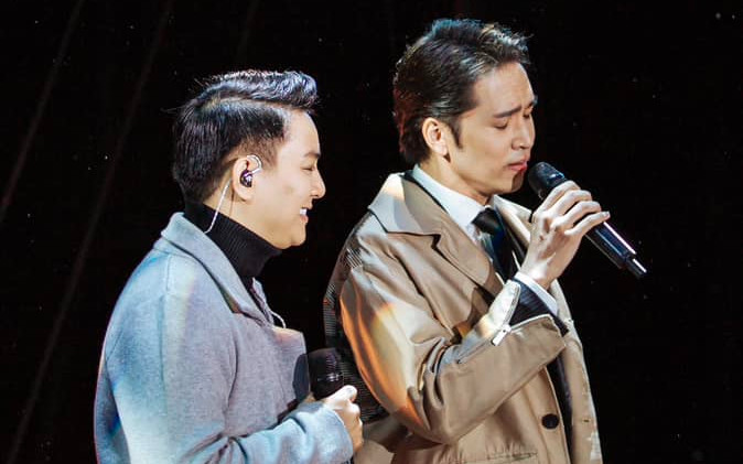 Hát cùng Bạch Công Khanh, Hoài Lâm bị 'soi' 1001 hành động khác thường trên sân khấu Ảnh 2