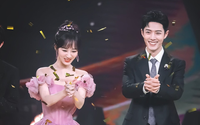 Tiêu Chiến và Dương Tử lại mặc đồ đôi ngày đầu năm mới, liệu khi nào mới công khai hẹn hò? Ảnh 2