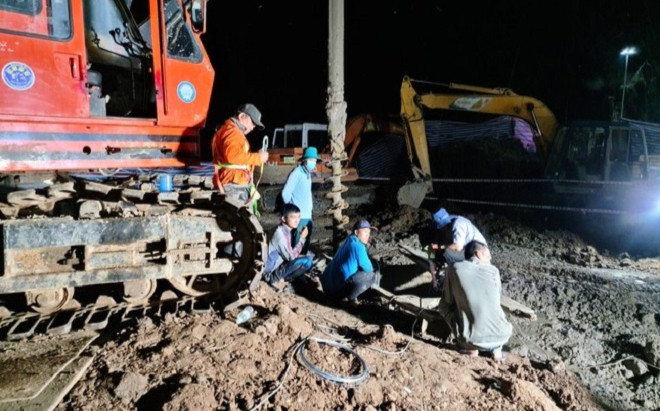 Chuyên gia Nhật vào cuộc vụ bé trai lọt trụ bê tông 35m: Đưa ra phương án khả thi nhưng thiết bị chưa đủ Ảnh 2