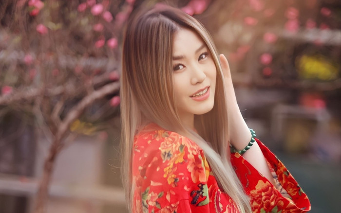 'Phù thủy tóc' đứng sau loạt nghệ sĩ đình đám diện áo dài xuống phố, khẳng định: Phụ nữ đẹp nhất khi... Ảnh 2