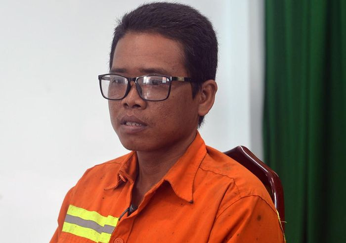 Nhân chứng kể lại thời khắc đối thoại ngắn ngủi với bé Nam sau khi em bị rơi xuống trụ bê tông. 