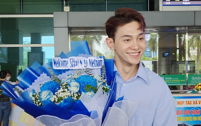 Roy Nguyễn nói gì khi xuất hiện bên cạnh chủ nhân 'hit' Way Back Home? Ảnh 2