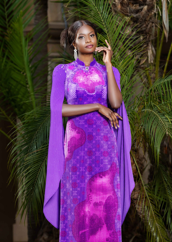 SVF Holding Thương hiệu Áo Dài Đỗ Trịnh Hoài Nam đã mời 2 siêu mẫu quốc tế Wynter Alana và Nya Deng  tham gia chiến dịch quảng bá Áo Dài dát vàng tại Mỹ.