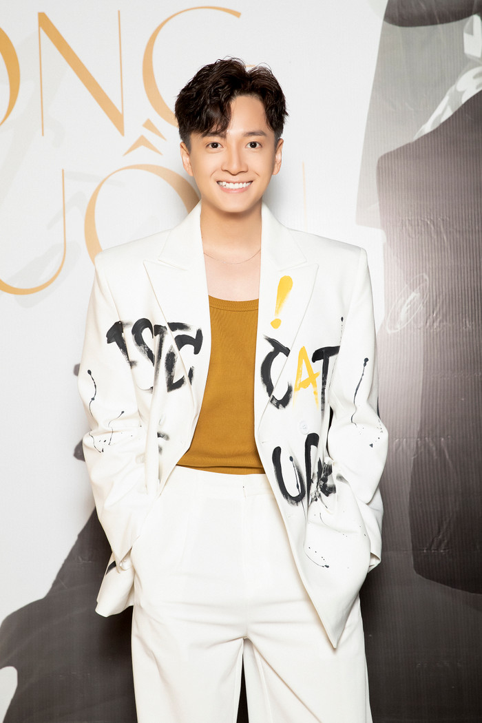 Ca sĩ Ngô Kiến Huy: 'Năm 2022 là một năm đủ đầy, viên mãn đối với tôi' Ảnh 3