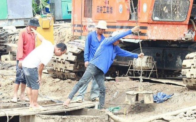 Vụ bé trai 10 tuổi rơi xuống trụ bê tông: Dự kiến thời điểm đưa thi thể Hạo Nam lên mặt đất Ảnh 2