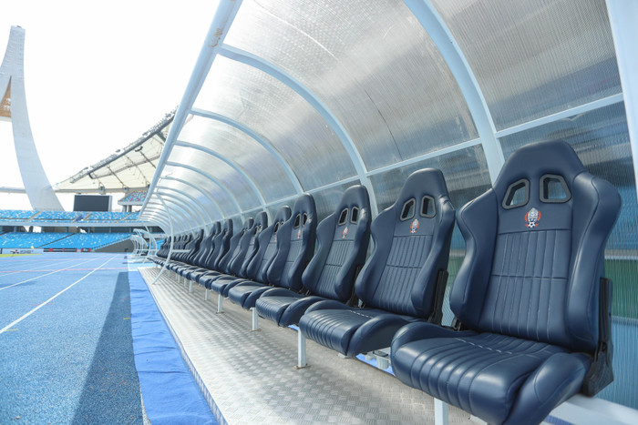 Không khó để thấy cabin sân Mỹ Đình nhìn như... đồ cổ khi so với cabin các sân khác ở Đông Nam Á.