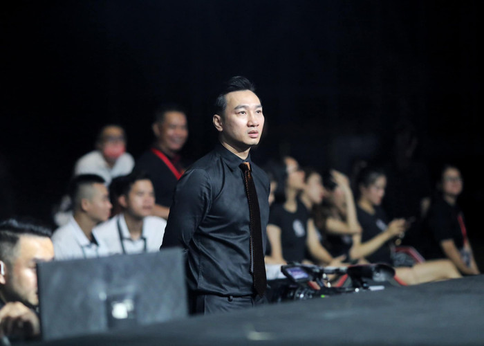 Hiện tại anh vô cùng bận rộn với lịch trình công việc dày đặc ở nhiều địa điểm khác nhau