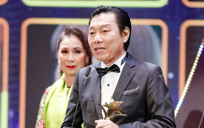 Nghệ sĩ Kiến An giành cúp vàng sau hơn 30 năm đóng phim: Đêm Tối Rực Rỡ đến với tôi như một định mệnh Ảnh 2
