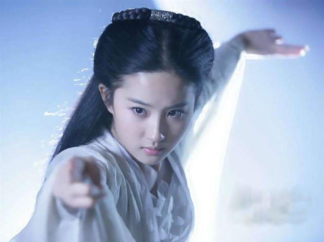 Từng là thần tiên tỷ tỷ đỉnh nhất màn ảnh Hoa ngữ, giờ Lưu Diệc Phi có nguy cơ bị Triệu Lộ Tư lấn át Ảnh 2