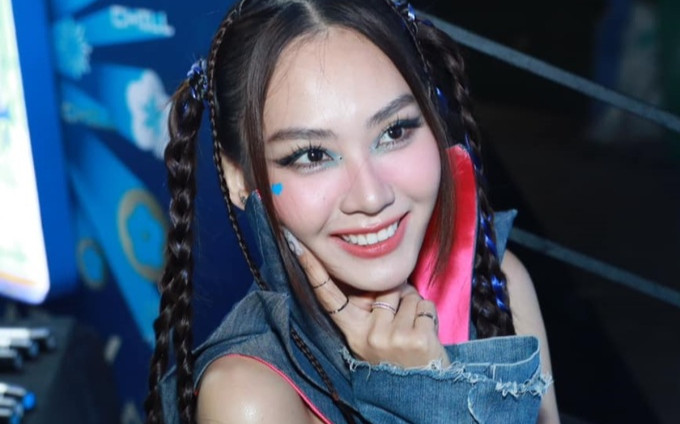 Sao Việt lên đồ đi 'trẩy hội': Người được khen lầy lội, người nhận 'gạch đá' Ảnh 2