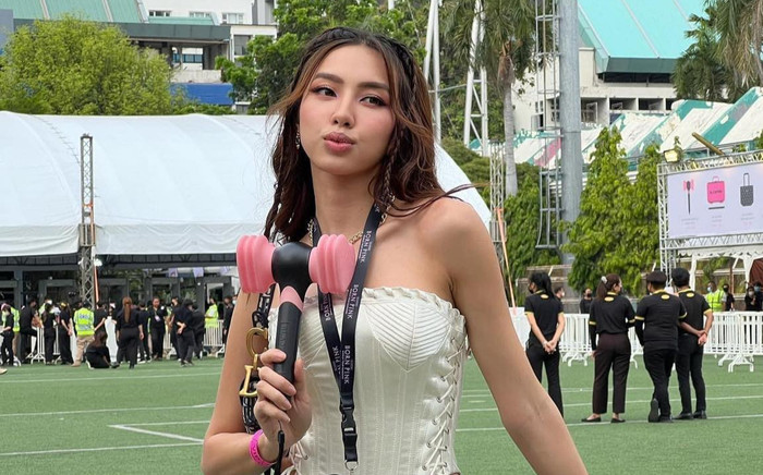 Cả showbiz sang Thái 'đu' BLACKPINK: Thùy Tiên, Phương Nhi diện outfit 'cực cháy', Phương Nga cũng có mặt Ảnh 2