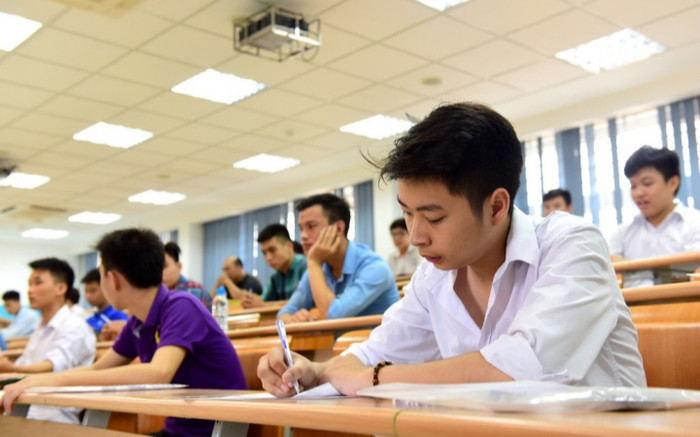 Sinh viên sốt ruột chờ trường hoàn trả học phí năm học 2022 - 2023 Ảnh 2