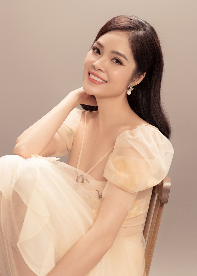 Cuộc sống giàu sang đáng ngưỡng mộ của Dương Cẩm Lynh trước khi bị tố quỵt nợ 6 tỷ đồng Ảnh 2