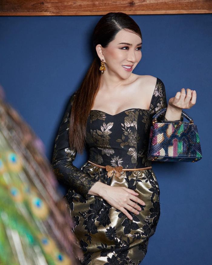 Bà chủ của Miss Universe 'dặn dò' thí sinh: 'Nếu không chiến thắng thì nhớ về lấy chồng đại gia' Ảnh 3