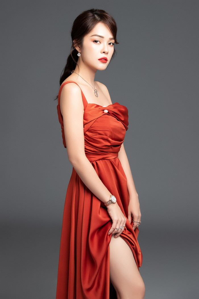 Xuất hiện clip biểu diễn của Dương Cẩm Lynh hậu ồn ào nợ nần, dân mạng: 'Hồng nhan bạc phận' Ảnh 4