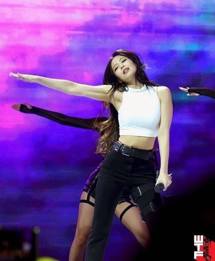 Tranh cãi lý do Jennie bị chỉ trích khi thay đổi hình ảnh gợi cảm: 'Đến fan còn thấy lố lăng, phản cảm' Ảnh 2