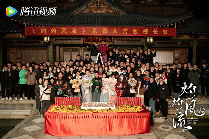 Bạn gái mới của Phùng Thiệu Phong chính thức lộ diện, nhan sắc ăn đứt Triệu Lệ Dĩnh Ảnh 2