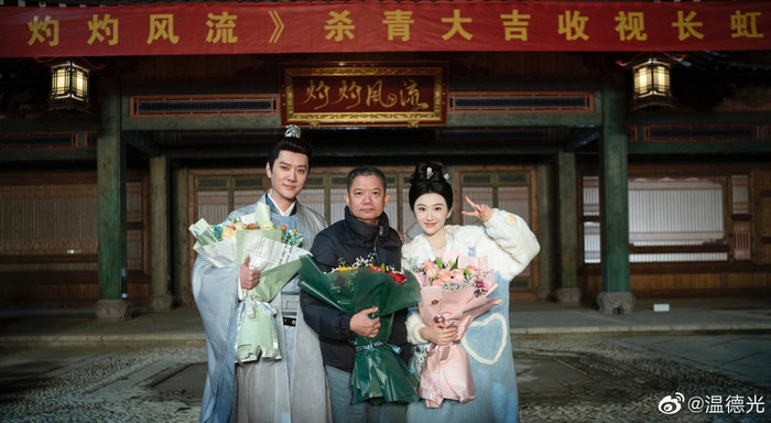 Bạn gái mới của Phùng Thiệu Phong chính thức lộ diện, nhan sắc ăn đứt Triệu Lệ Dĩnh Ảnh 3