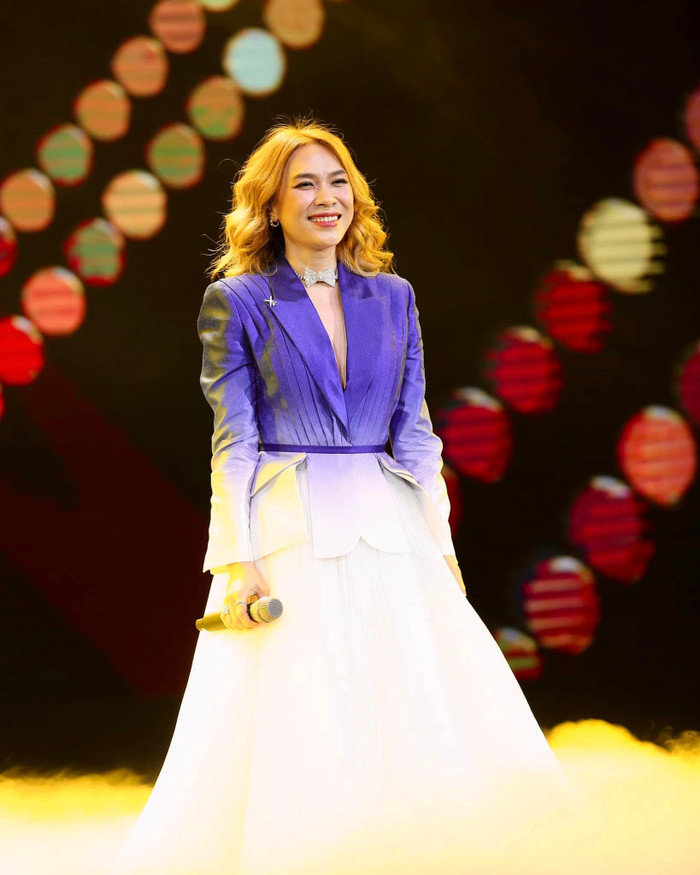 Nhiều người cho rằng nhờ nguồn năng lượng tích cực vốn có nên nữ ca sĩ luôn tràn đầy sức sống