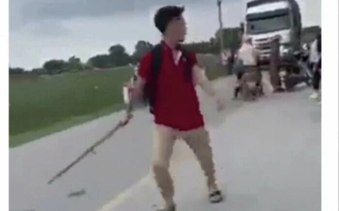 Hai nam sinh chém bạn cùng trường thương tật 52% bị bắt giữ Ảnh 2