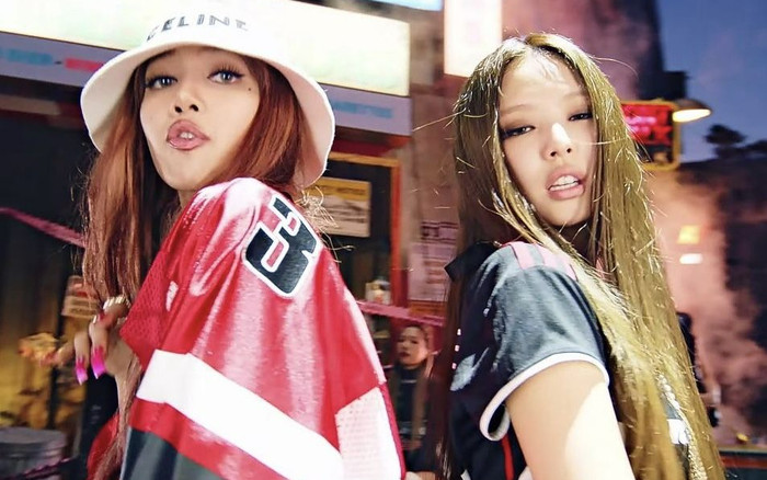 Đua đòi hình tượng sexy: Jennie có cố cả đời cũng không được lòng khán giả như Lisa? Ảnh 2