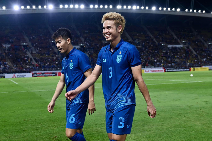 Theerathon đá rất xấu xí và có nhiều chiêu trò khiêu khích đối phương.