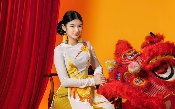 Con gái Trương Ngọc Ánh lớn phổng phao, khoe sắc vóc như hoa hậu tương lai trong tà áo dài Ảnh 2