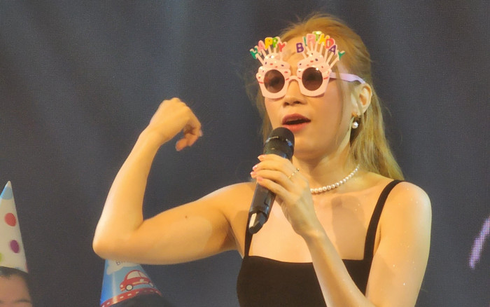 Phản ứng bất ngờ của Mỹ Tâm khi bị nghi vấn đang mang thai trong buổi tiệc sinh nhật Ảnh 2