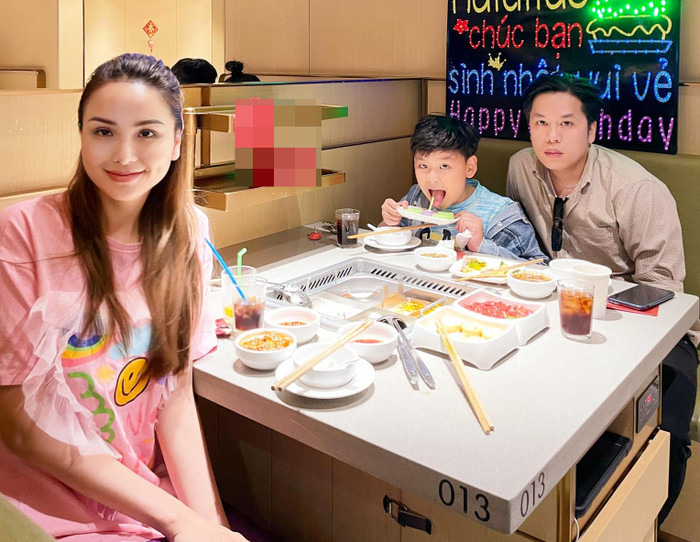 Hoa hậu Diễm Hương hiếm hoi xuất hiện cùng chồng Quang Huy nhân dịp sinh nhật con trai.