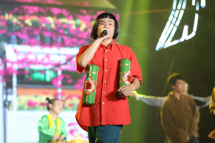 KHOA bỏ hẳn phần rap của Kay Trần.