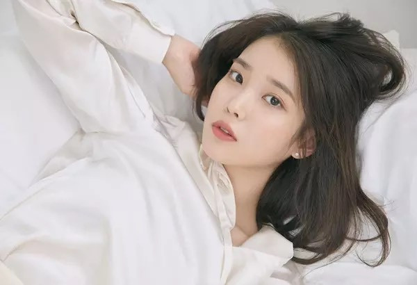 Hậu công khai hẹn hò Lee Jong Suk, IU có động thái chứng tỏ là đại gia ngầm Kpop Ảnh 3