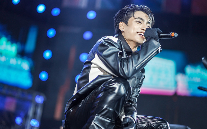 MONO lần đầu được khán giả làm điều đặc biệt trong sự nghiệp, 'chính chủ' bất ngờ không nói nên lời Ảnh 2