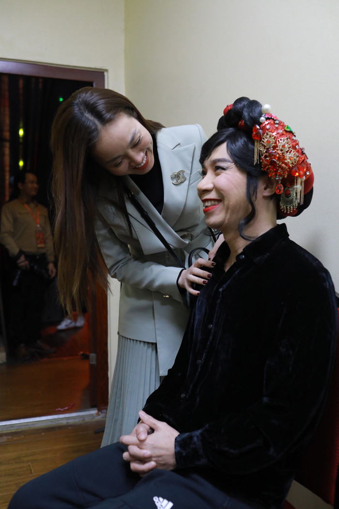 Ngọc Hà được nhận xét là người khéo léo, được nhiều người yêu quý và có cách hành xử cực văn minh với vợ cũ của chồng.