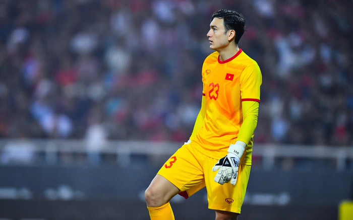 Nhà tài trợ Thái Lan đổi màu áo cho Văn Lâm để tuyển Việt Nam may mắn Ảnh 2