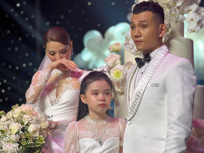 Gia đình nhỏ hạnh phúc của diễn viên Phương Trinh Jolie.